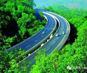 思小高速公路：穿越热带雨林最美高速公路